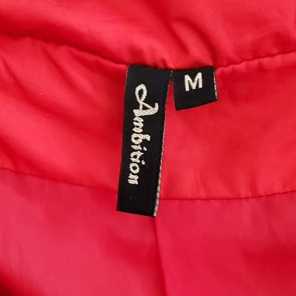 Cropped red raincoat - Picture 5 of 6